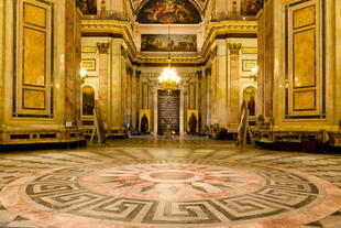 Fliesen- und Wandgestaltung Isaakskathedrale in St Petersburg