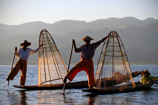 Einbeinruderer auf dem Inle See