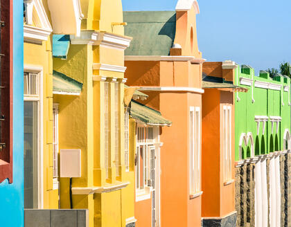 Farbenfrohe Häuser in Lüderitz