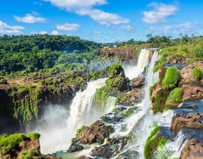 Blick auf die Iguazu Wasserfälle