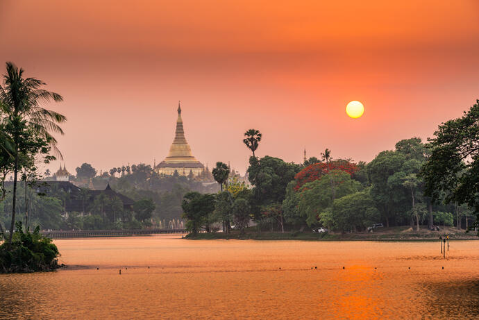 Kandawgyi Park 