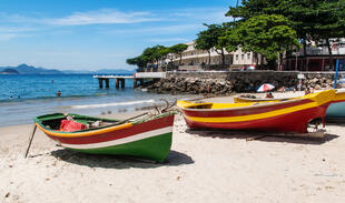 Boote an der Copacabana