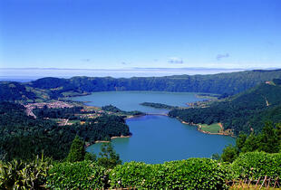 Kratersee auf der Insel Sao Miguel 