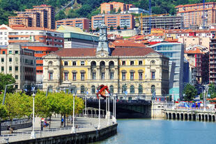 Promenade am Rio Nervión