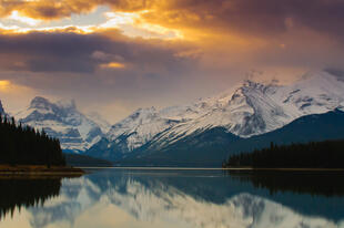 Lake Maligne