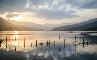 Sonnenuntergang am Phewa See