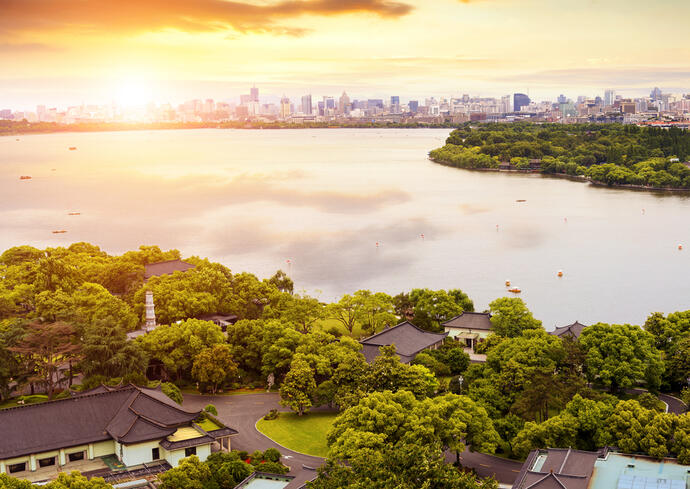 Westsee mit Blick auf Hangzhou