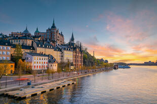 Blick über Fluss in Stockholm 