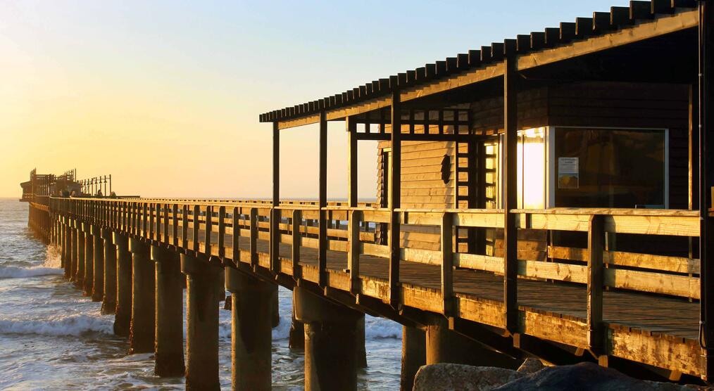 Sonnenuntergang am Pier von Swakopmund