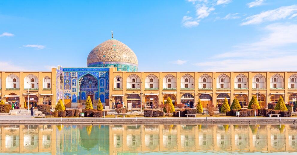 Lotfollah Mosque in Naqsh